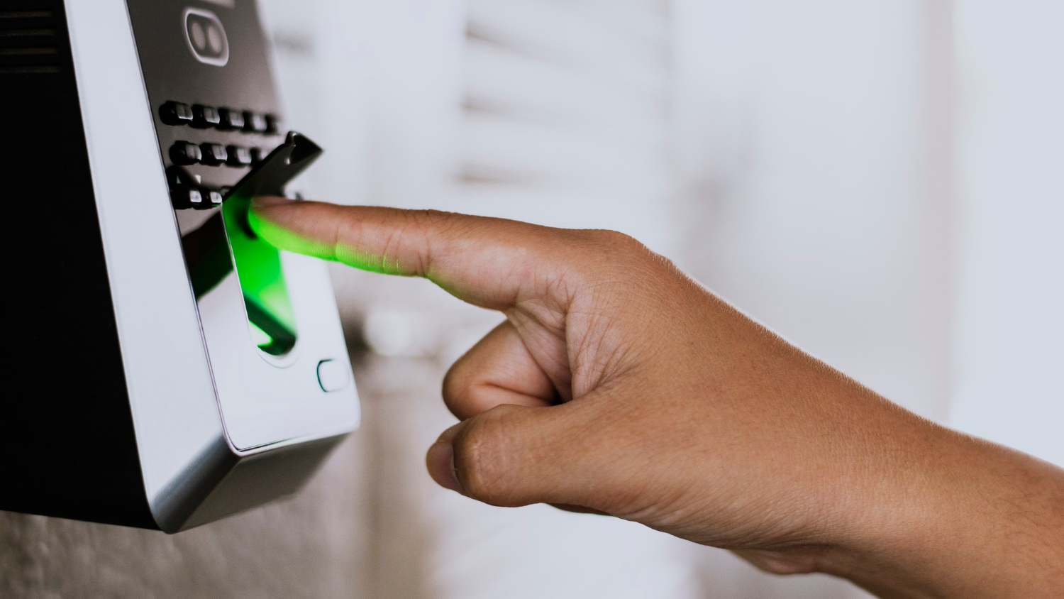 Blog systeme anti-intrusion Sécurité mécanique ou électronique : quelle solution anti-intrusion choisir ?